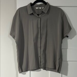 Uniqlo - Short sleeve button up blouse - Grey - Small